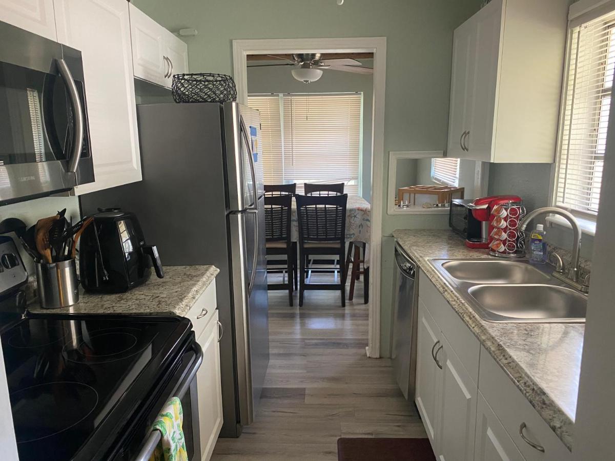 3 Bedroom House Fenced Backyard Private Patio Areas Grill Firepit Plenty Parking! Quick Access 10 Min To Beach Airport Delray West Palm Lake Worth Beach Buitenkant foto
