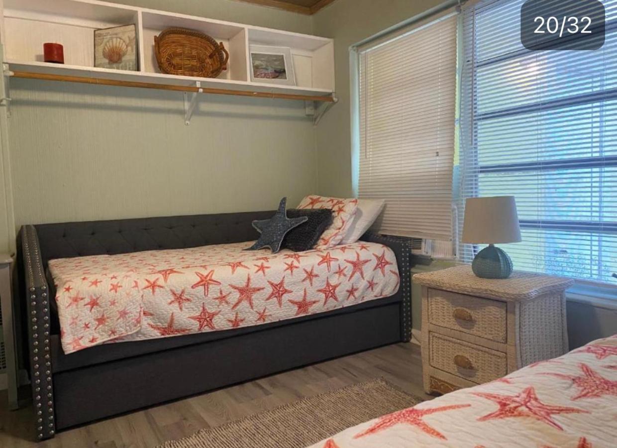 3 Bedroom House Fenced Backyard Private Patio Areas Grill Firepit Plenty Parking! Quick Access 10 Min To Beach Airport Delray West Palm Lake Worth Beach Buitenkant foto
