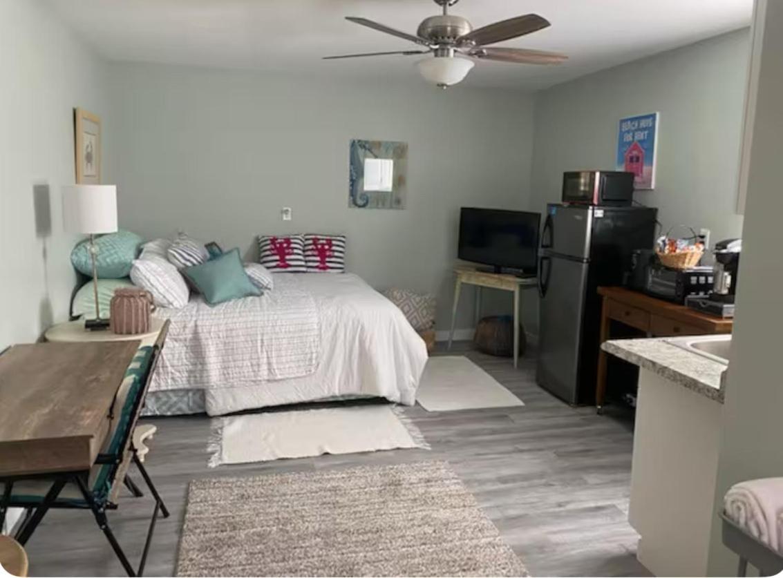 3 Bedroom House Fenced Backyard Private Patio Areas Grill Firepit Plenty Parking! Quick Access 10 Min To Beach Airport Delray West Palm Lake Worth Beach Buitenkant foto