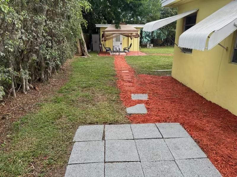 3 Bedroom House Fenced Backyard Private Patio Areas Grill Firepit Plenty Parking! Quick Access 10 Min To Beach Airport Delray West Palm Lake Worth Beach Buitenkant foto